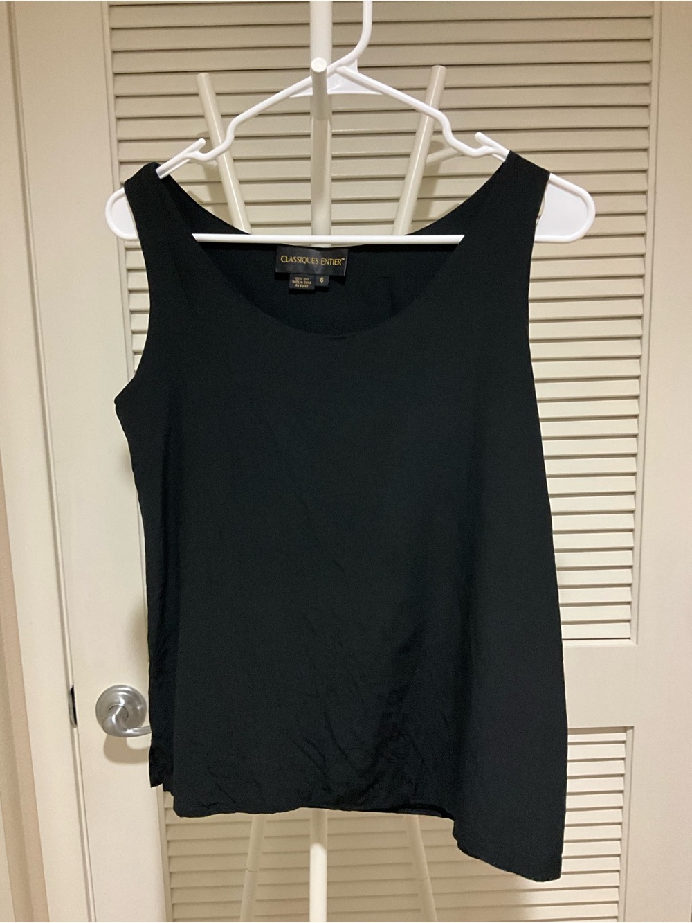 Classiques Entier Silk Black Sleeveless Scoop Neck Top